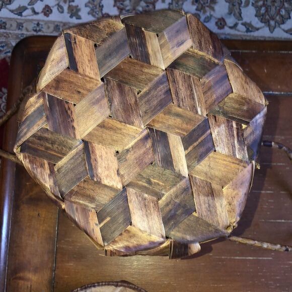 Bamboo Woven Pleated Handmade Cylinder Tube Basket with a Lid and Handles - Picture 8 of 10